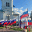 В Елабуге отпраздновали День Государственного флага Российской Федерации у Спасского собора - Газета Новая Кама